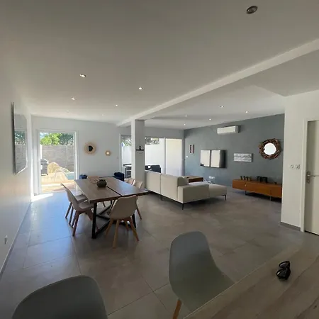 Design Cap Dagde Piscine Et *