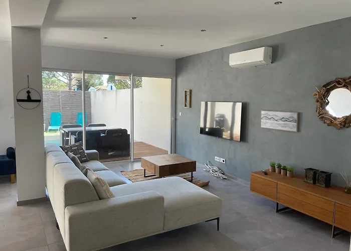 Design Cap Dagde Piscine Et فيلة